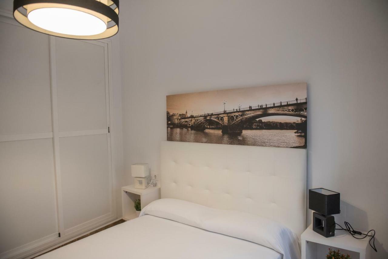 Apartamentos Luxury Puente De Triana 塞维利亚 外观 照片