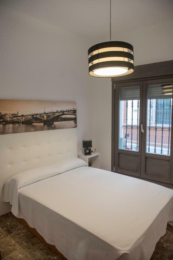 Apartamentos Luxury Puente De Triana 塞维利亚 外观 照片